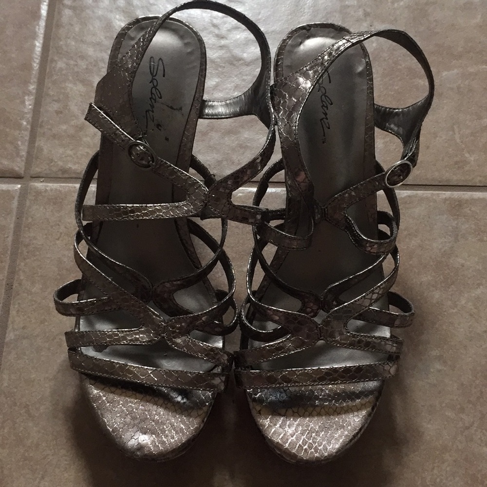 Gotta Love Silver Snakeskin Wedges